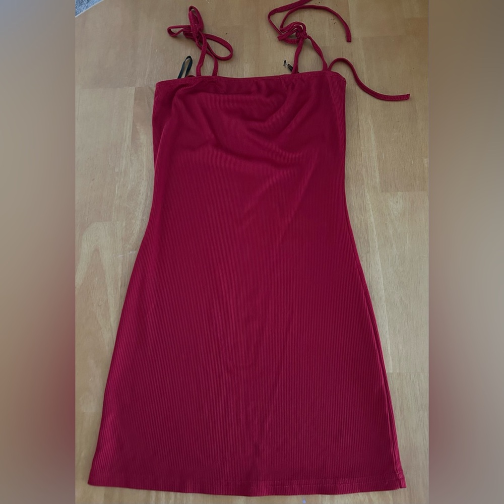 Maroon dress with shoulder ties